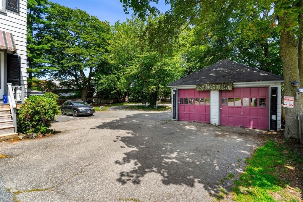 Detached Garage, Exterior