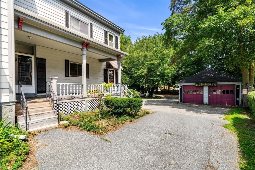 Detached Garage, Exterior