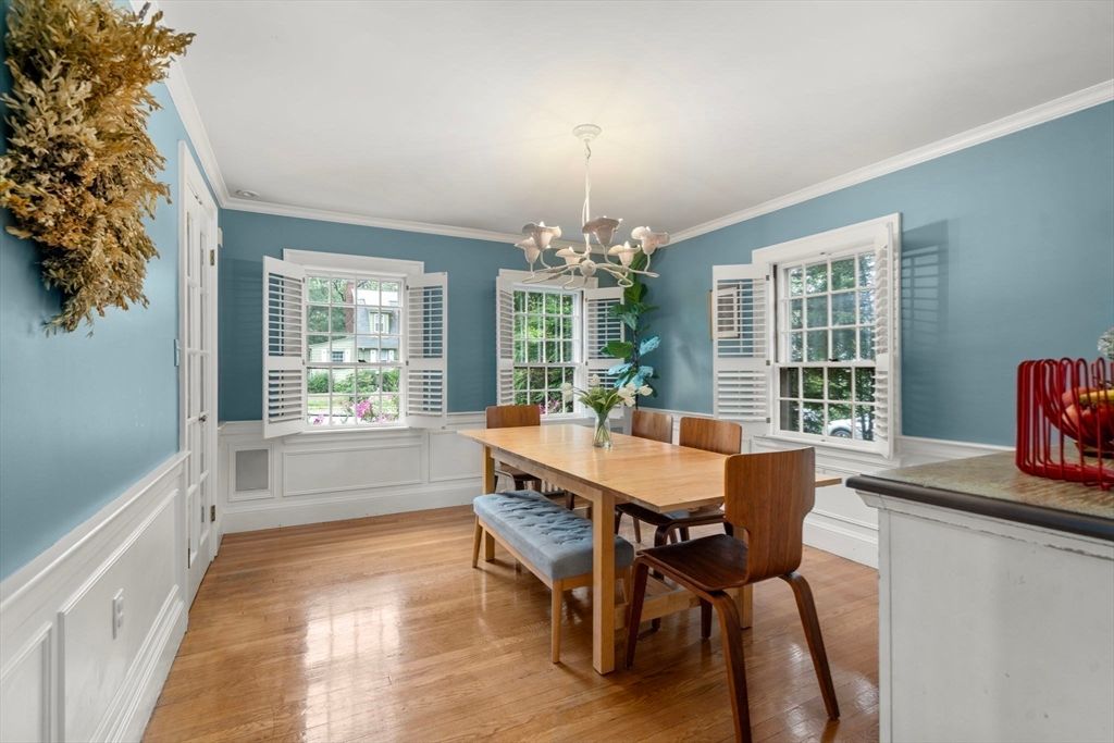 Chandelier, Dining room, Interior, Wood Texture Flooring