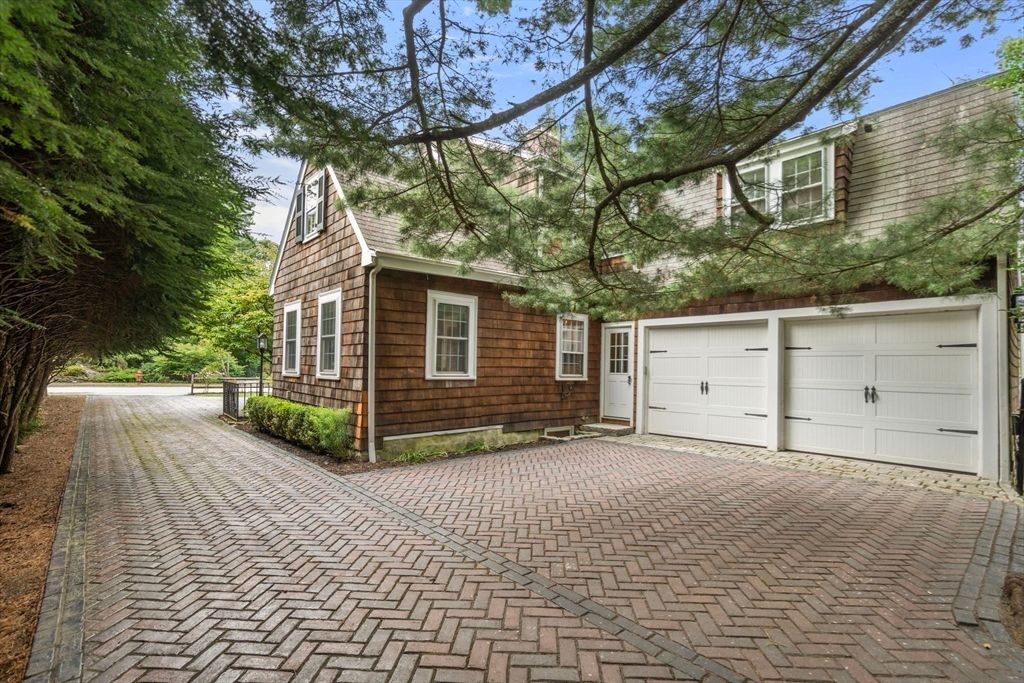 Detached Garage, Exterior