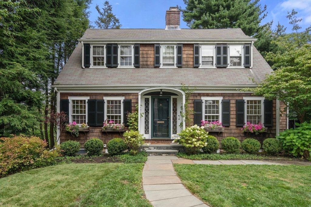 Exterior, Facade, Georgian