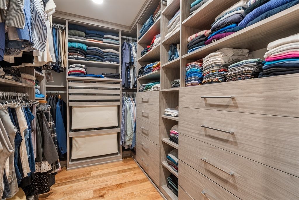 Interior, Recessed Lighting, Walk-in Closets, Wood Texture Flooring