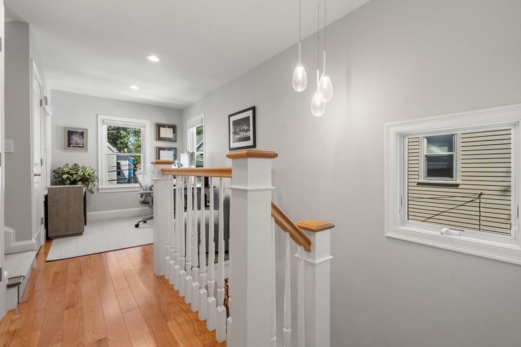 Interior, Pendant Lights, Recessed Lighting, Wood Texture Flooring