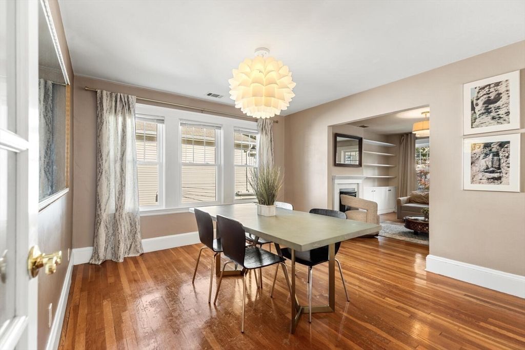 Chandelier, Dining room, Fireplace, Interior, Wood Texture Flooring
