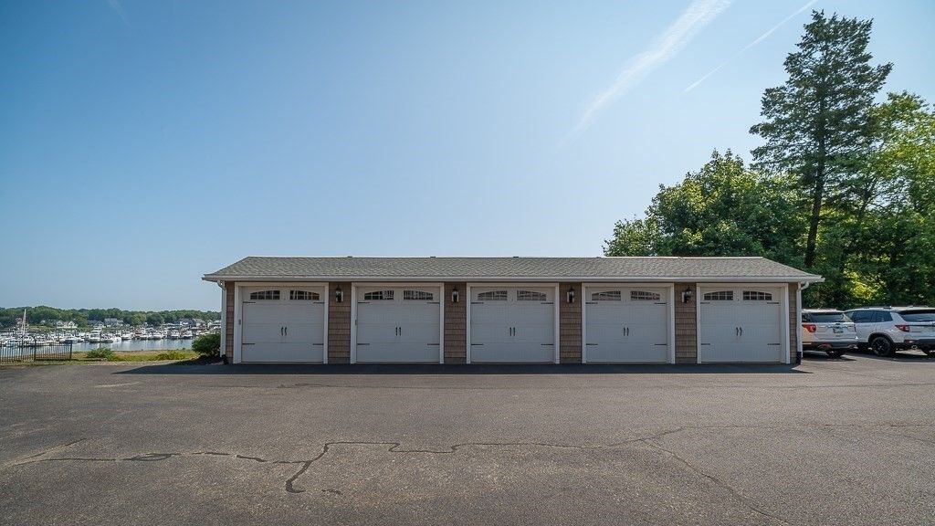 Detached Garage, Exterior