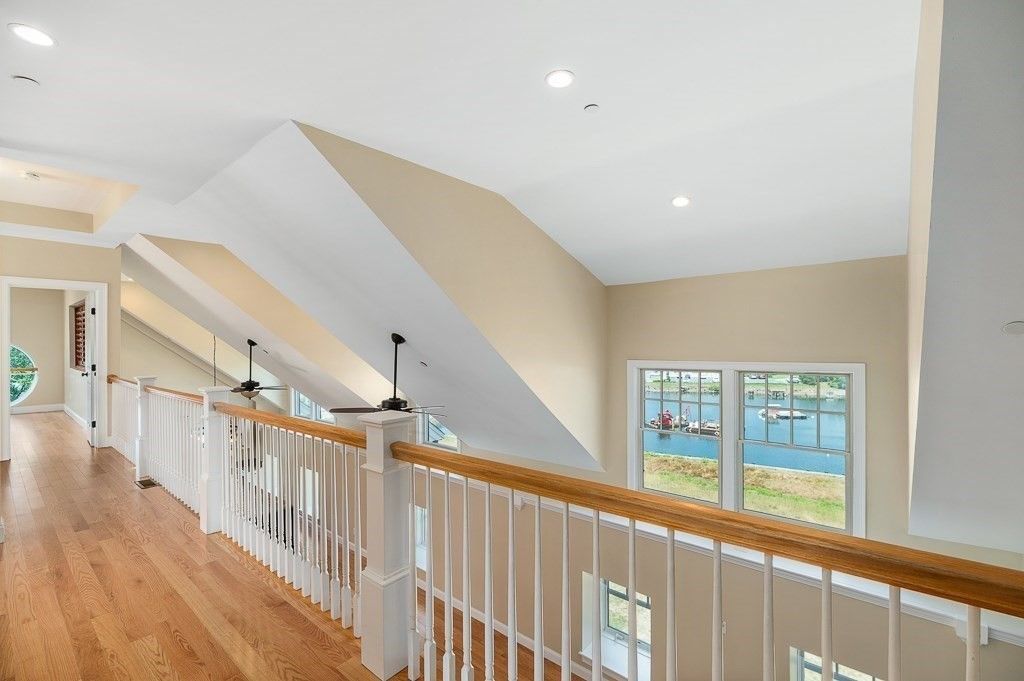 Interior, Recessed Lighting, Water, Wood Texture Flooring