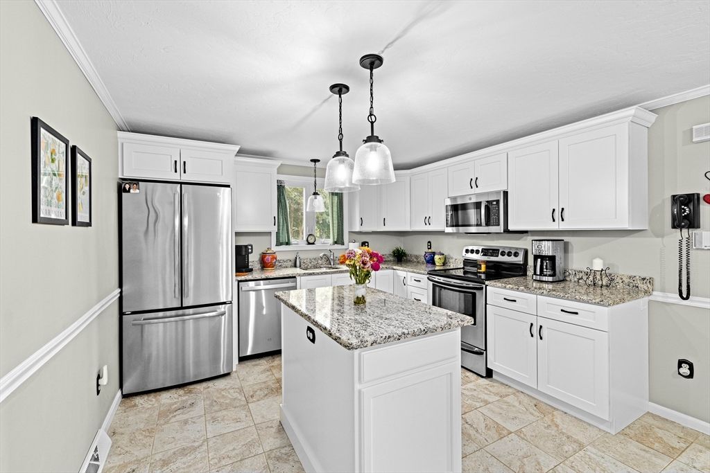 Interior, Kitchen, Pendant Lights, Stainless Steel Appliances