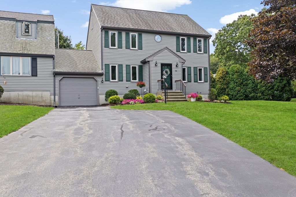 Attached, Exterior, Facade, Georgian