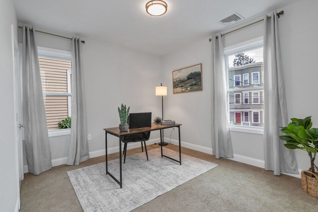 Home Office, Interior