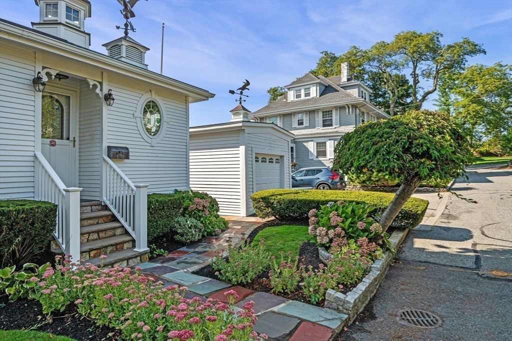 Detached Garage, Exterior