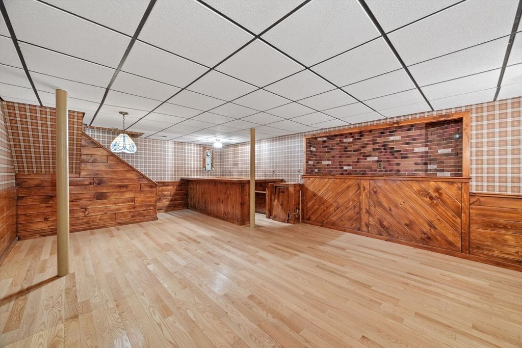 Empty room, Interior, Stone Walls, Wood Texture Flooring, Wooden Walls
