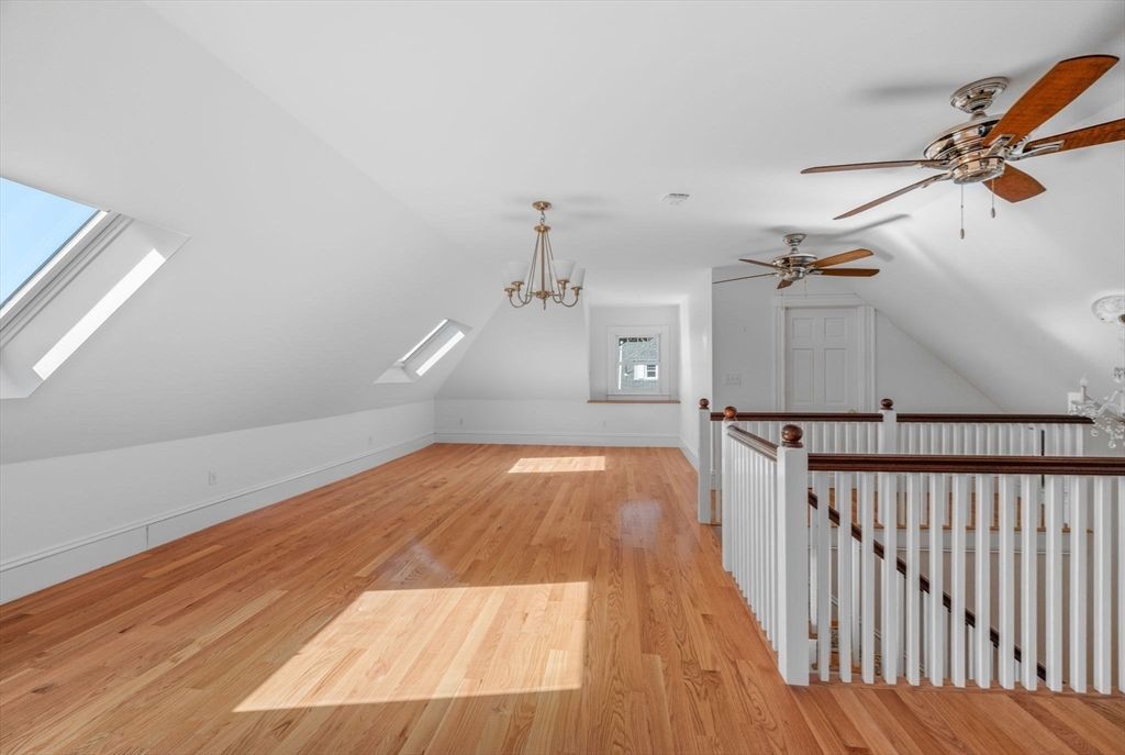 Chandelier, Empty room, Interior, Wood Texture Flooring