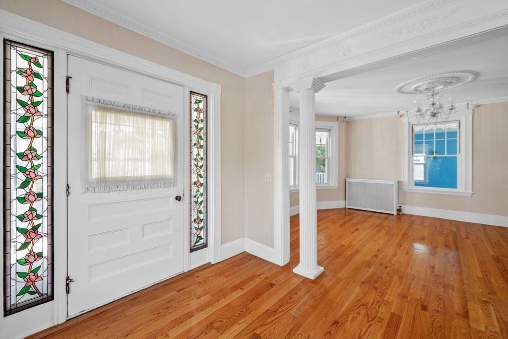 Chandelier, Empty room, Interior, Wood Texture Flooring