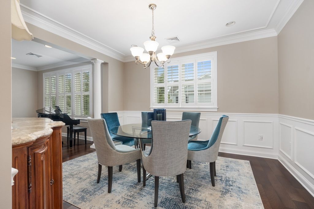 Chandelier, Dining room, Interior, Piano, Recessed Lighting, Wood Texture Flooring