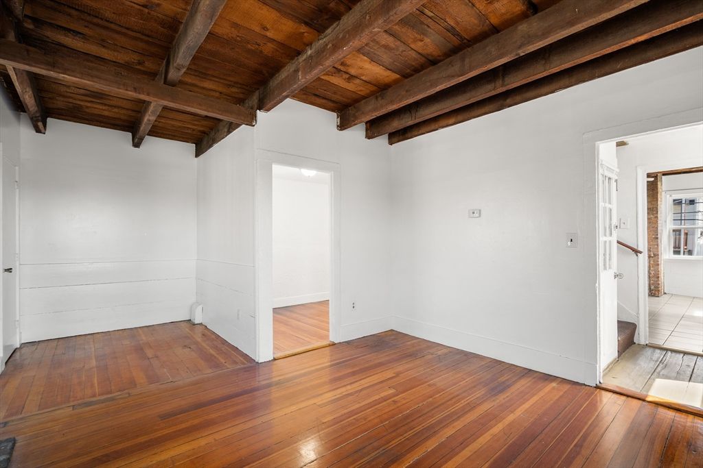 Empty room, Interior, Wooden Beams, Wooden Ceilings, Wood Texture Flooring