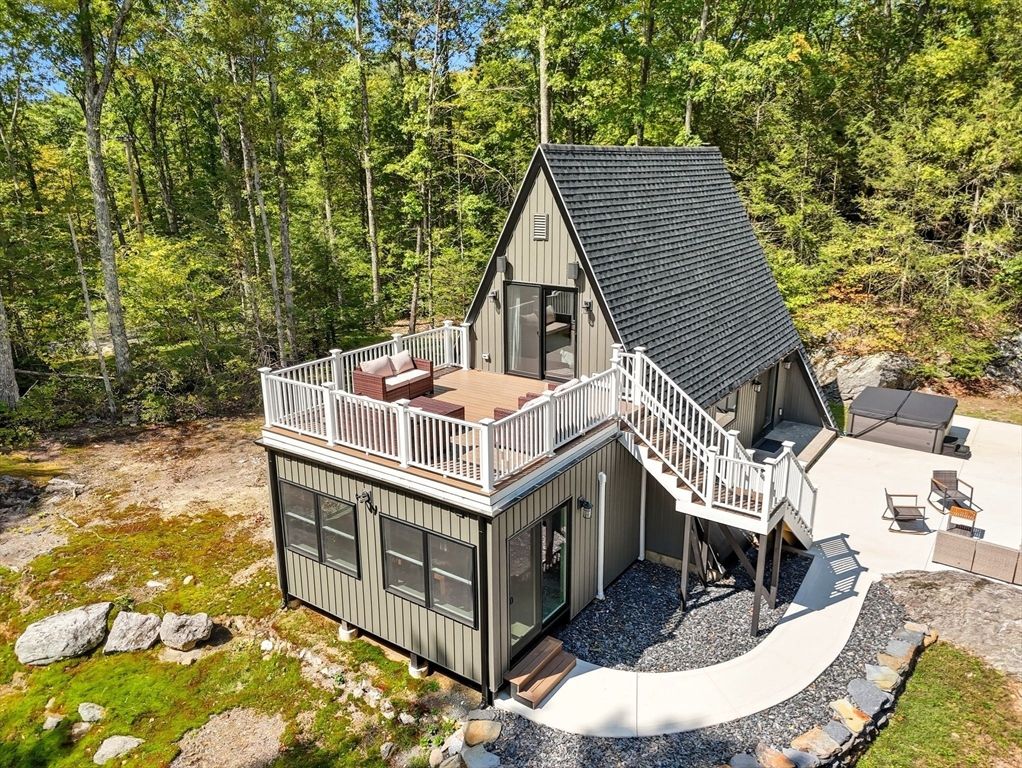Exterior, Drone
