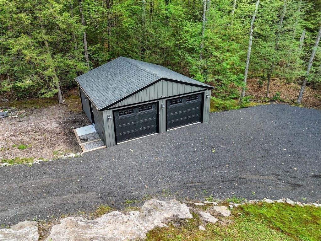 Detached Garage, Exterior