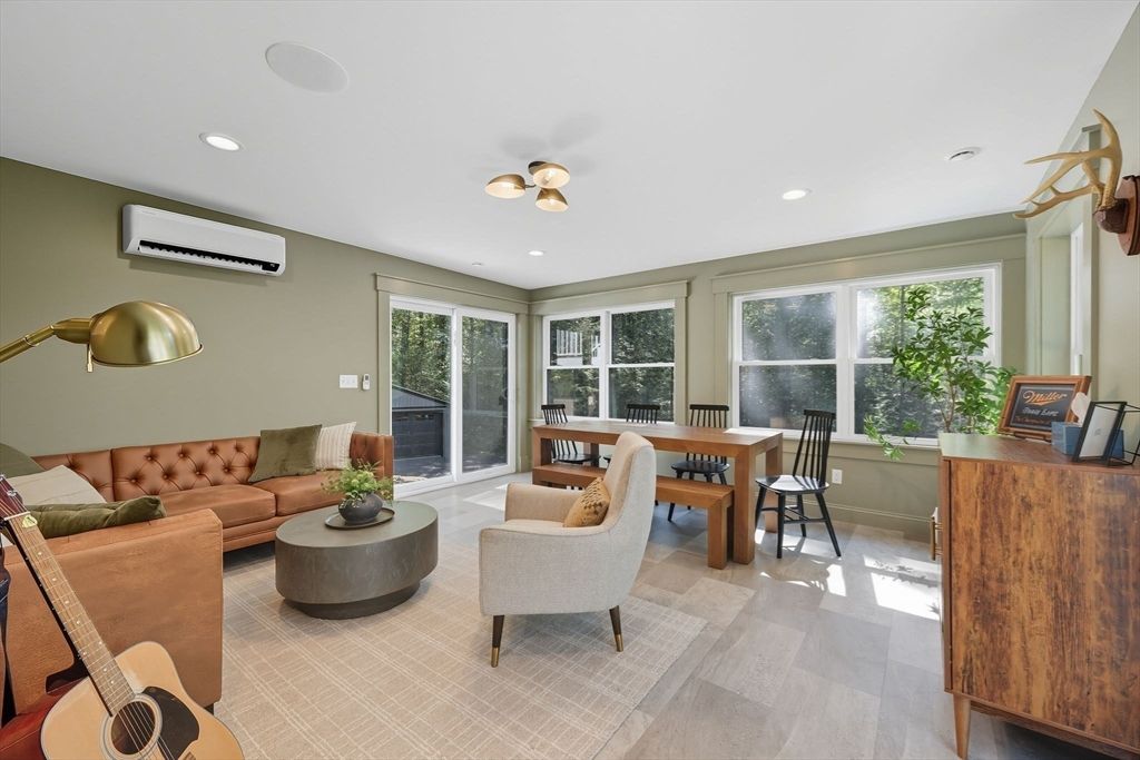 Dining room, Interior, Living room, Recessed Lighting