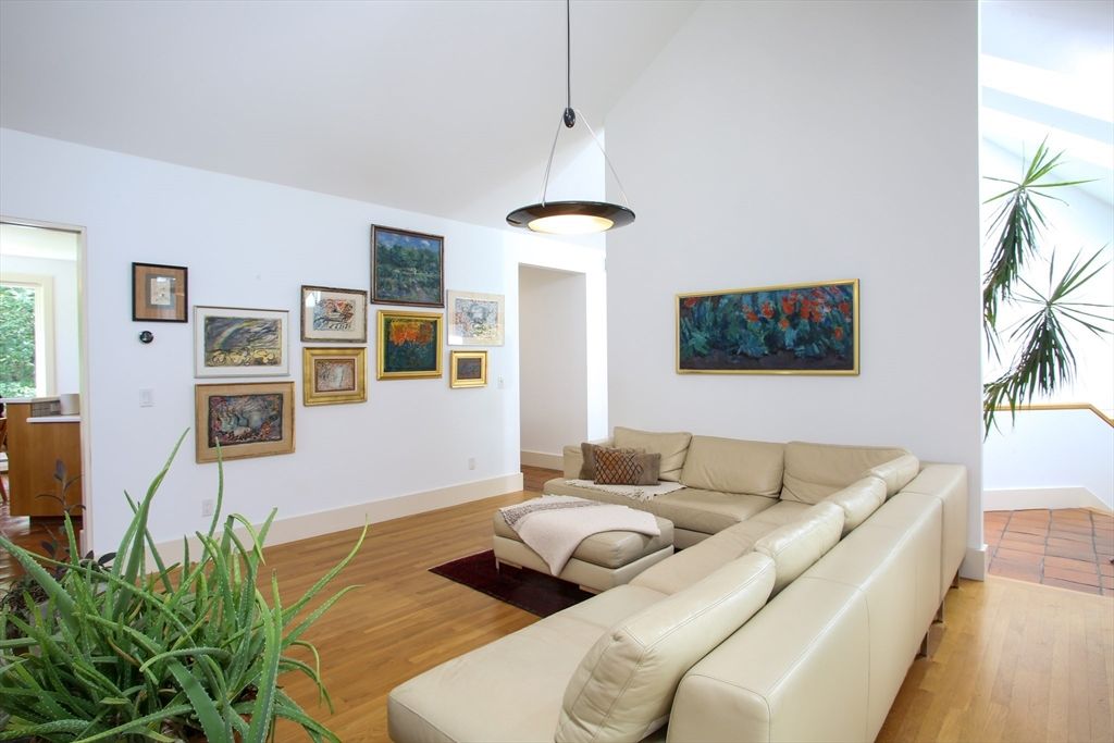 Interior, Living room, Pendant Lights, Wood Texture Flooring