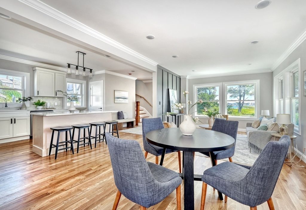 Dining room, Interior, Kitchen, Pendant Lights, Recessed Lighting, Wood Texture Flooring