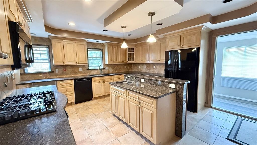 Interior, Kitchen, Pendant Lights, Recessed Lighting