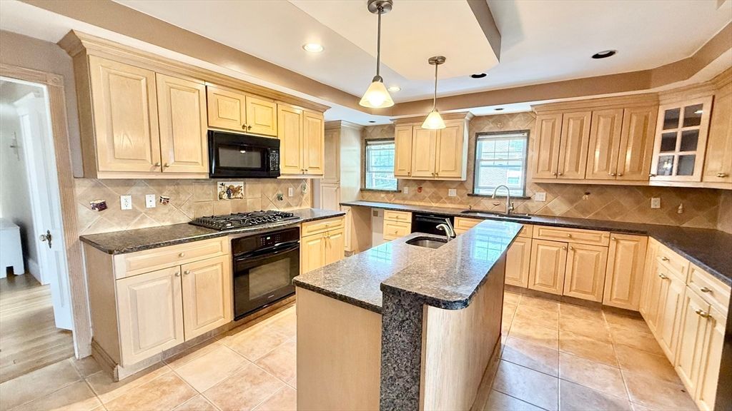 Interior, Kitchen, Pendant Lights, Recessed Lighting