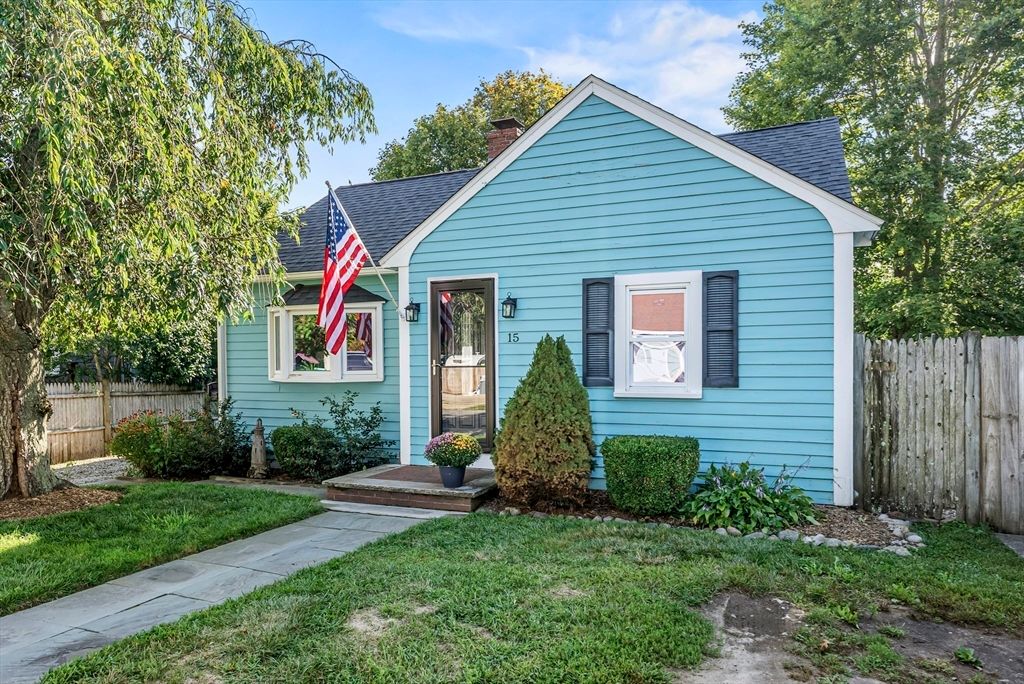 Exterior, Facade, Cape Cod