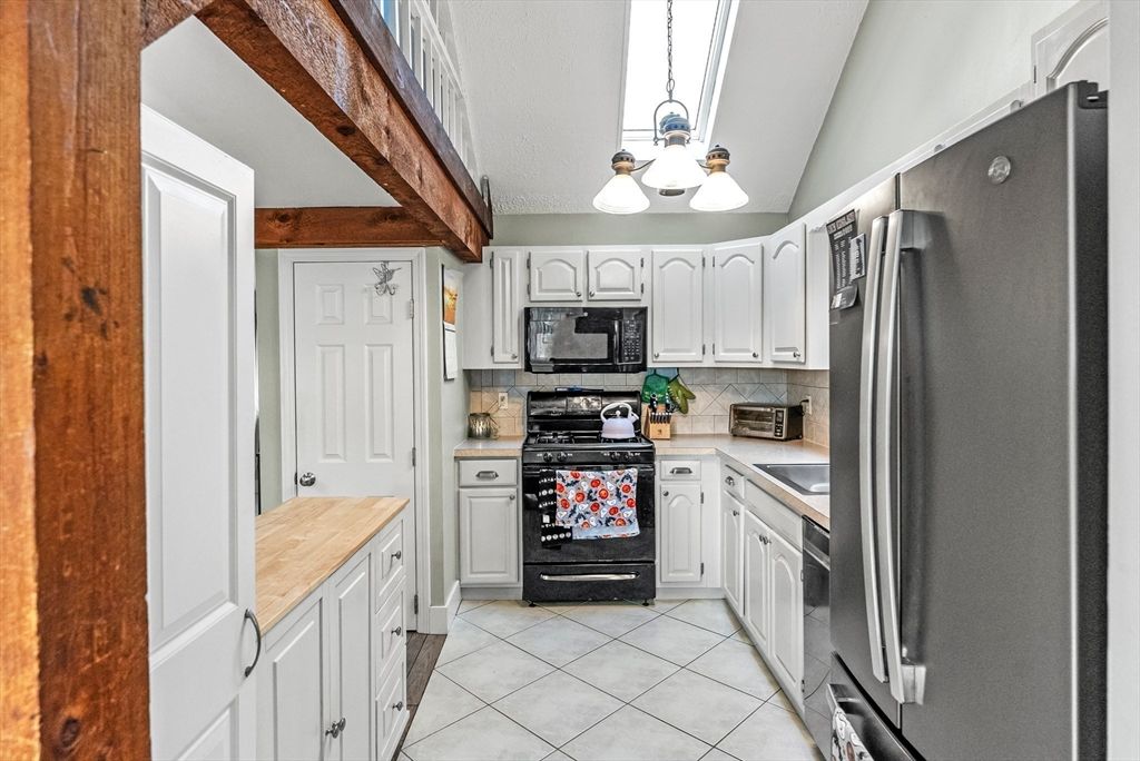 Interior, Kitchen, Pendant Lights, Stainless Steel Appliances