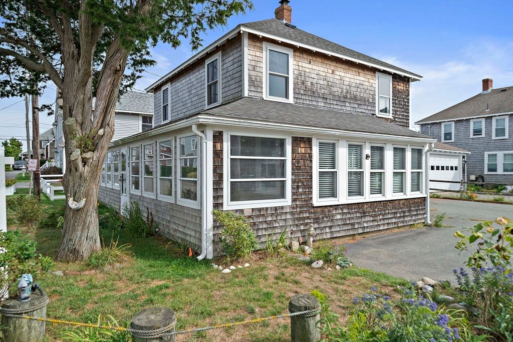 Exterior, Facade, Cape Cod