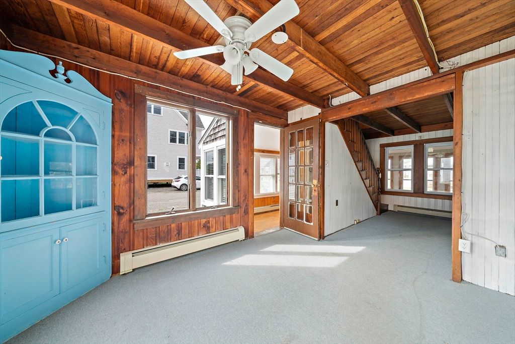 Empty room, Interior, Wooden Beams, Wooden Ceilings, Wooden Walls
