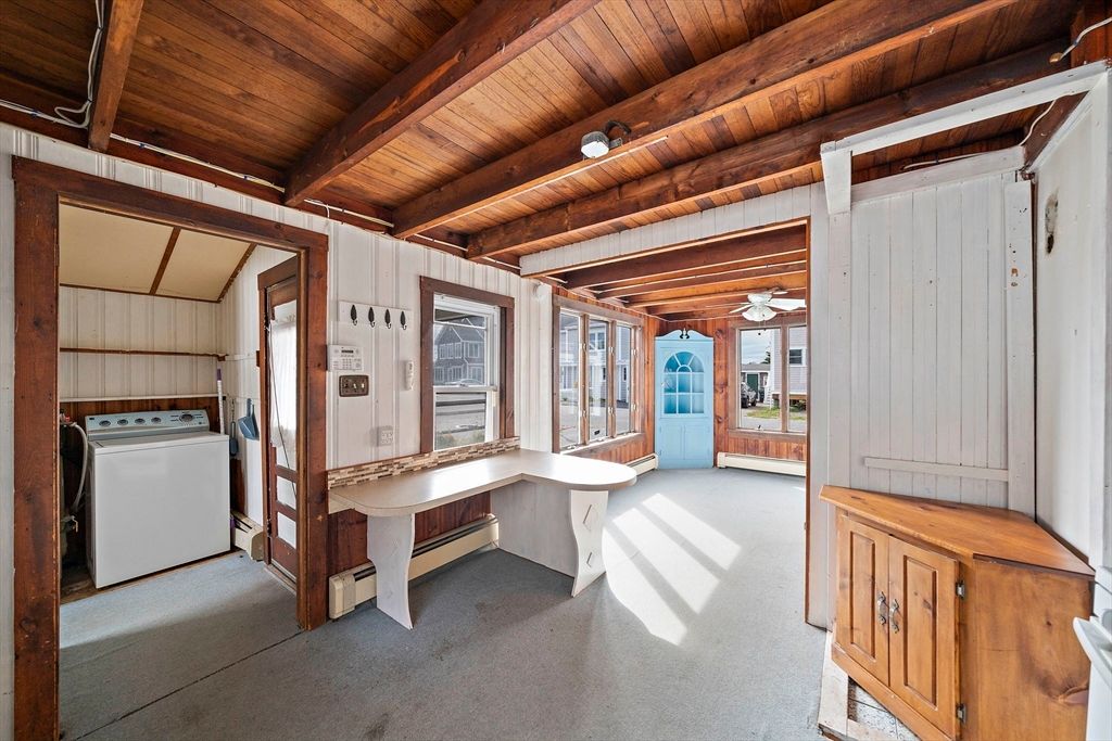 Interior, Washer, Wooden Beams, Wooden Ceilings