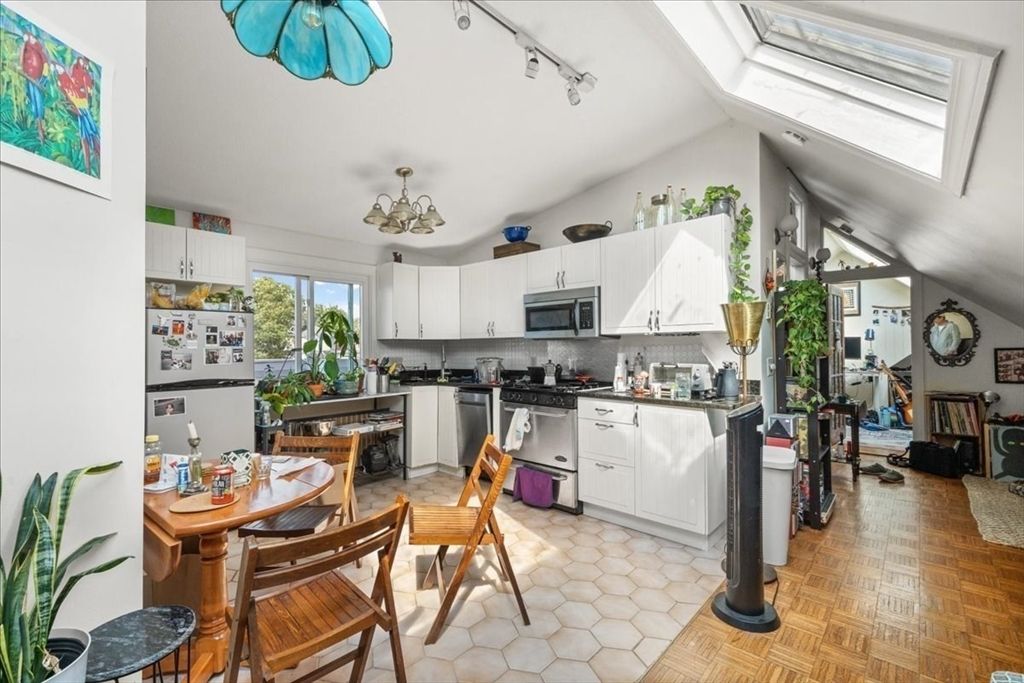 Chandelier, Dining room, Interior, Kitchen, Wood Texture Flooring