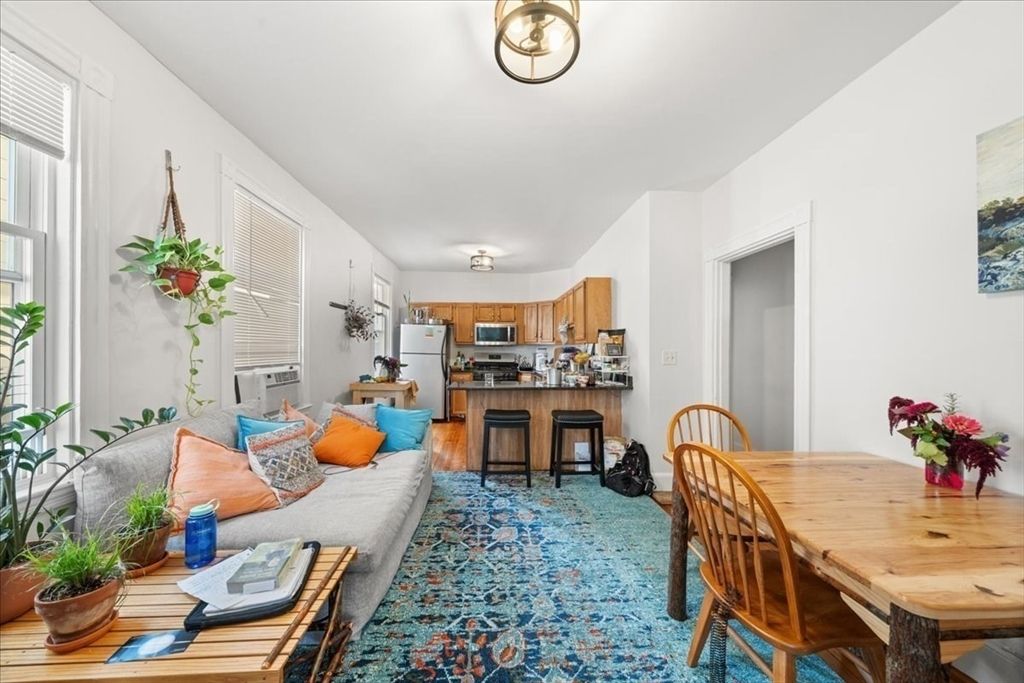 Dining room, Interior, Kitchen, Living room, Stainless Steel Appliances