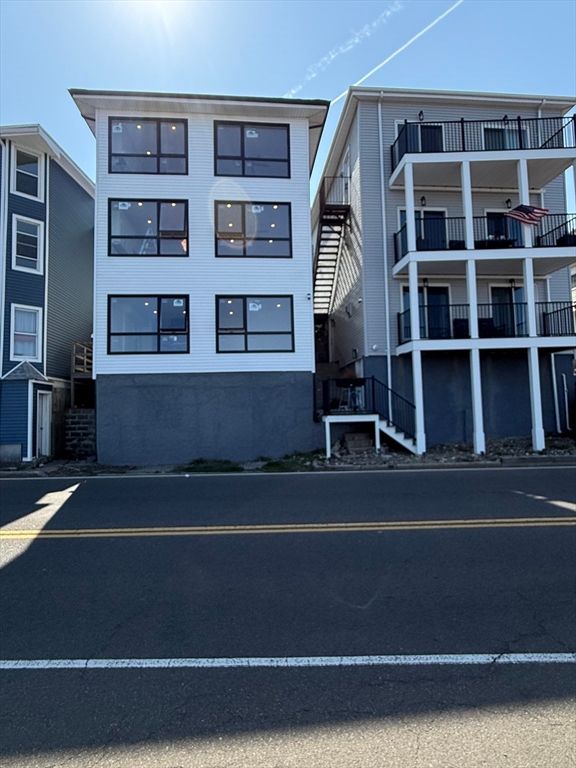 Exterior, Facade, Condo Building