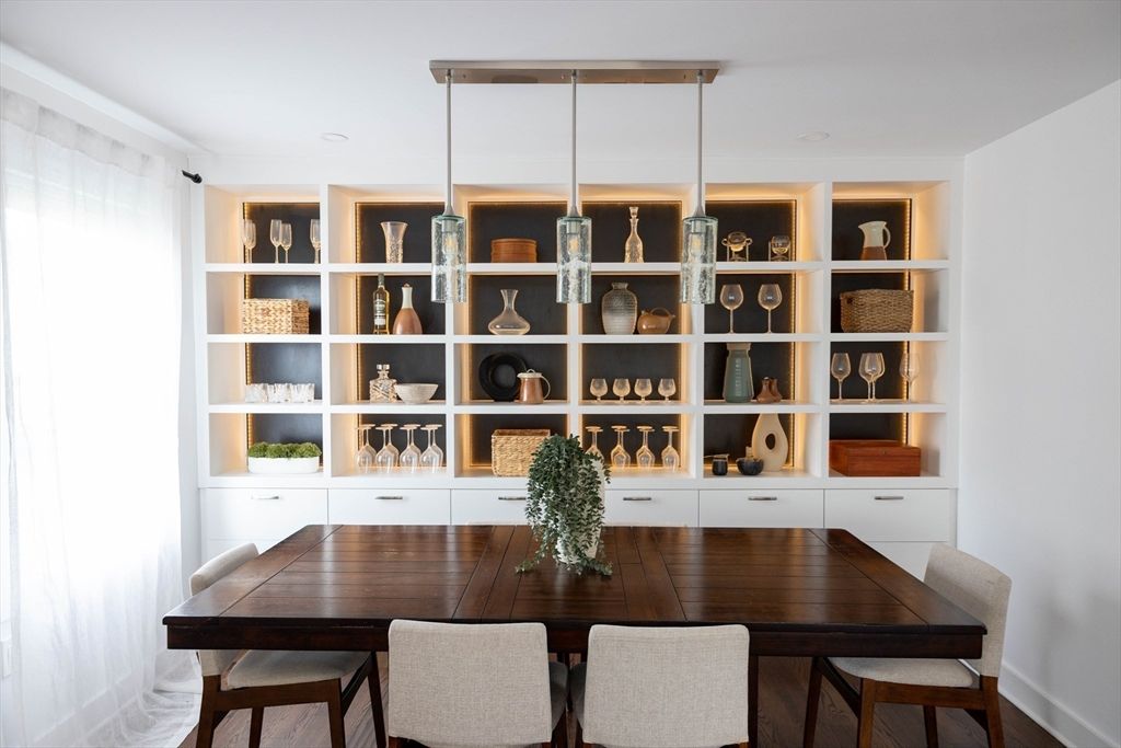 Dining room, Interior