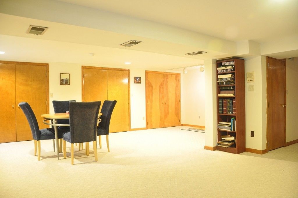 Dining room, Interior, Recessed Lighting