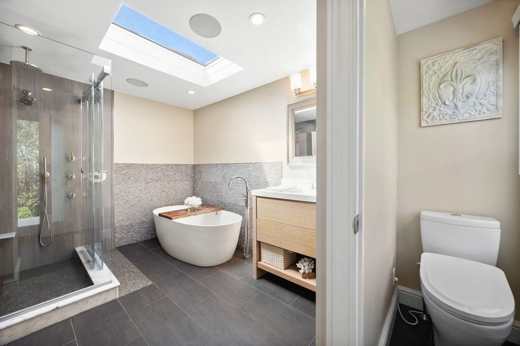 Bathroom, Dual Sink Vanities, Free Standing Baths, Glass Shower, Interior, Recessed Lighting