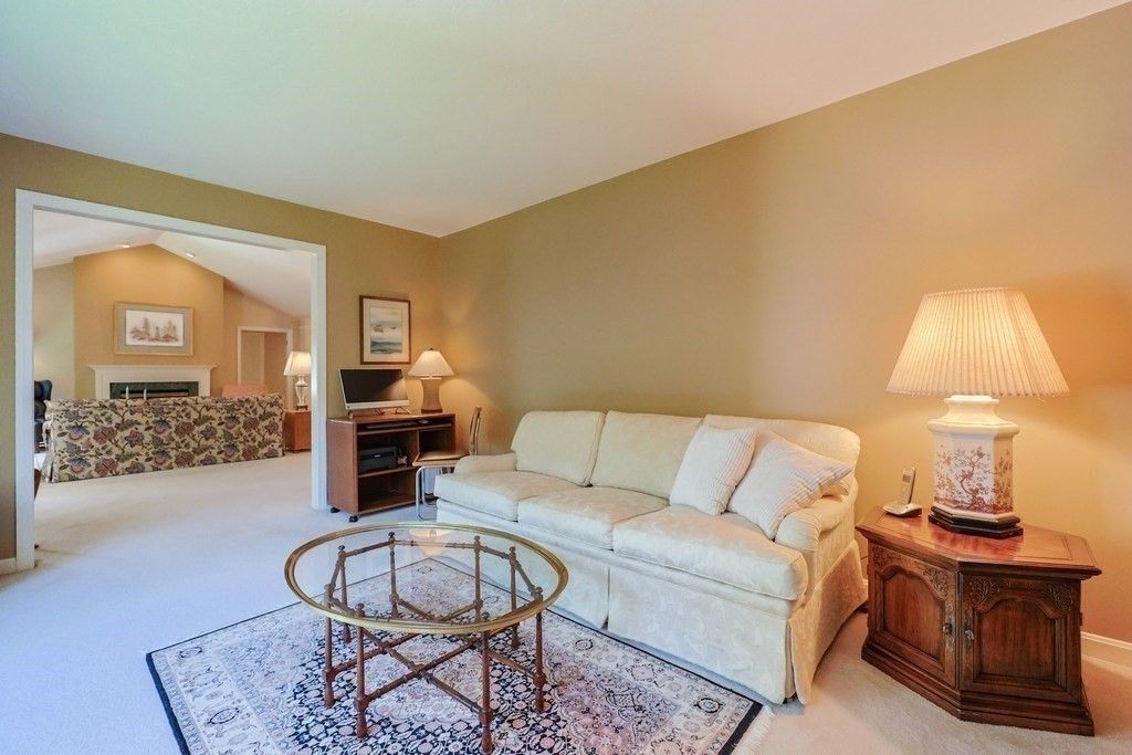 Interior, Living room, Piano