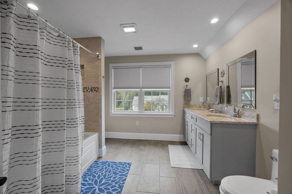 Bathroom, Interior, Recessed Lighting, Wood Texture Flooring