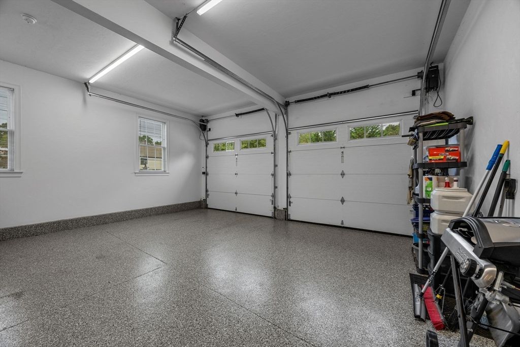 Garage, Interior