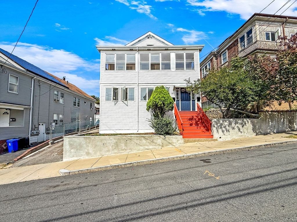Exterior, Facade, Queen Anne Victorian
