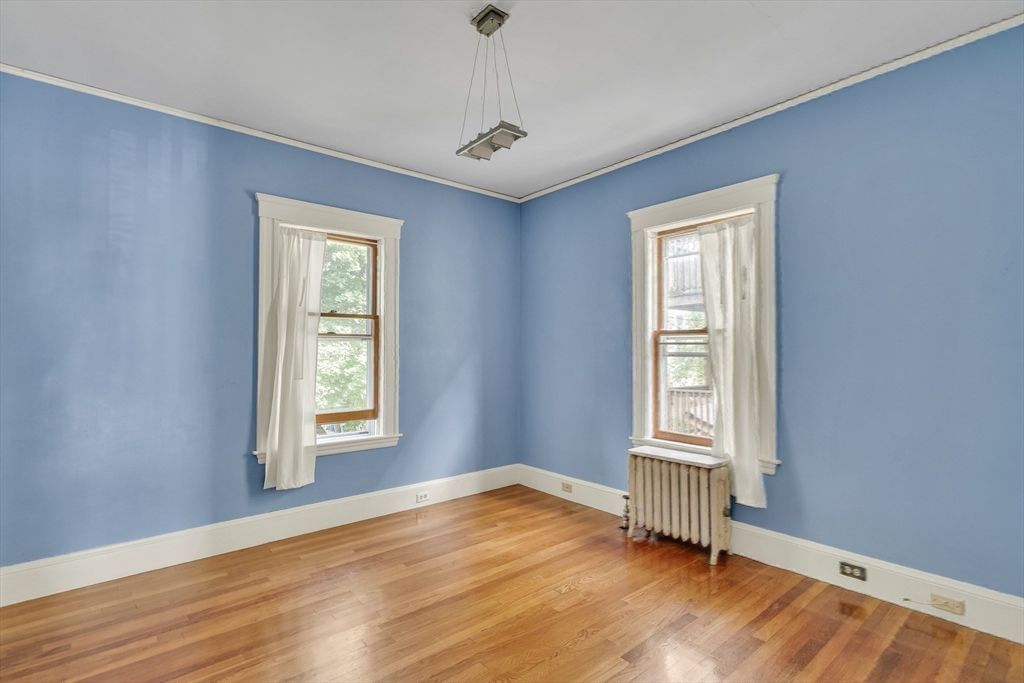Empty room, Interior, Pendant Lights, Wood Texture Flooring