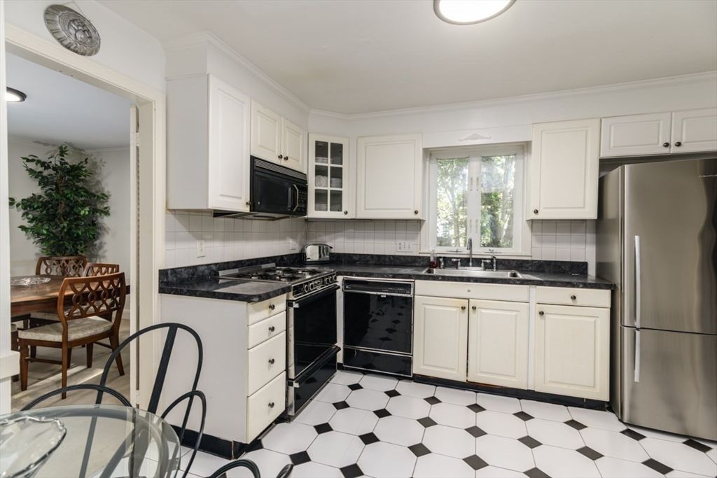 Dining room, Interior, Kitchen, Recessed Lighting