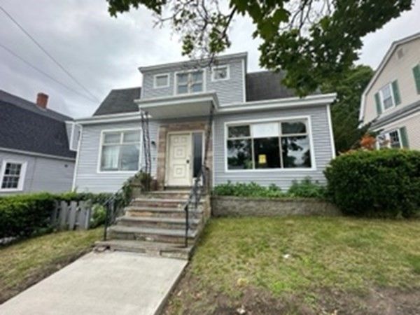 Backyard, Exterior, Facade, American Foursquare