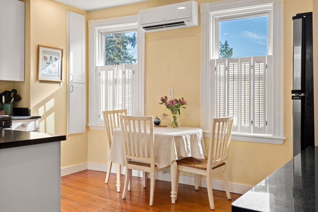 Dining room, Interior, Recessed Lighting, Wood Texture Flooring