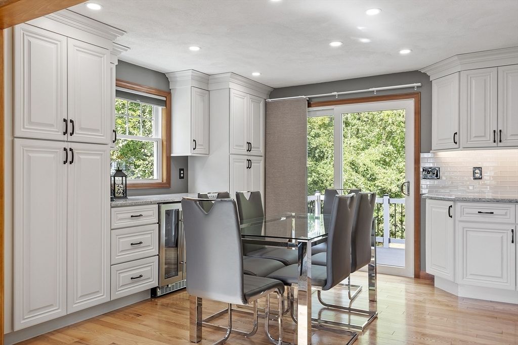 Dining room, Interior, Kitchen, Recessed Lighting, Wood Texture Flooring