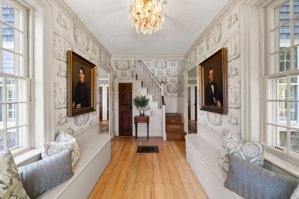 Chandelier, Interior, Wood Texture Flooring