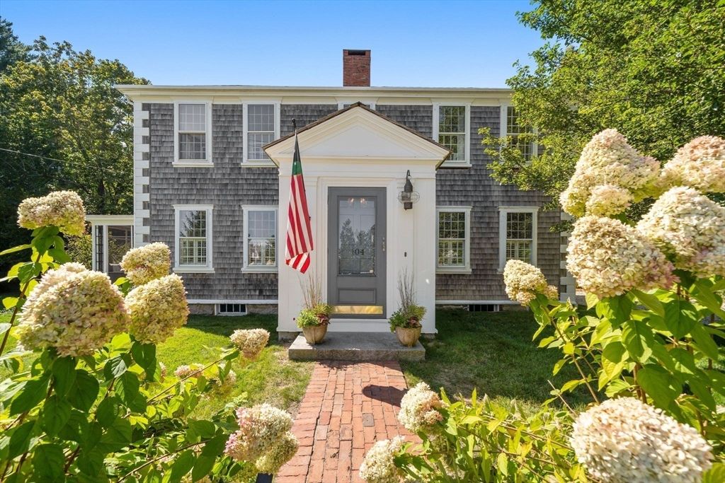 Exterior, Facade, Georgian