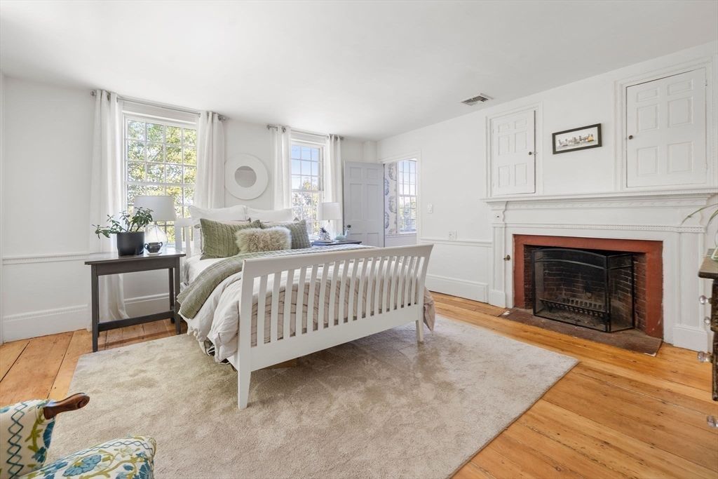 Bedroom, Fireplace, Interior, Wood Texture Flooring