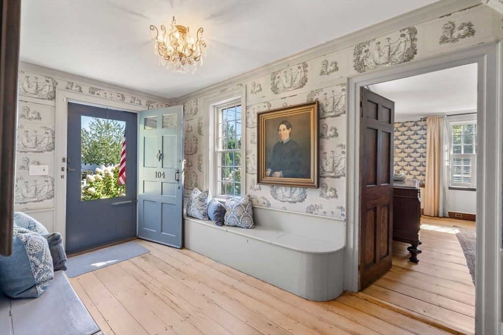 Chandelier, Interior, Wood Texture Flooring
